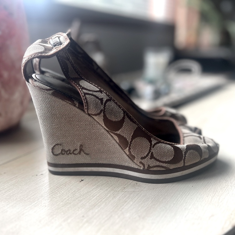 COACH Women’s size 7.5 Wedge Sandal Heels Tan Peeptoe